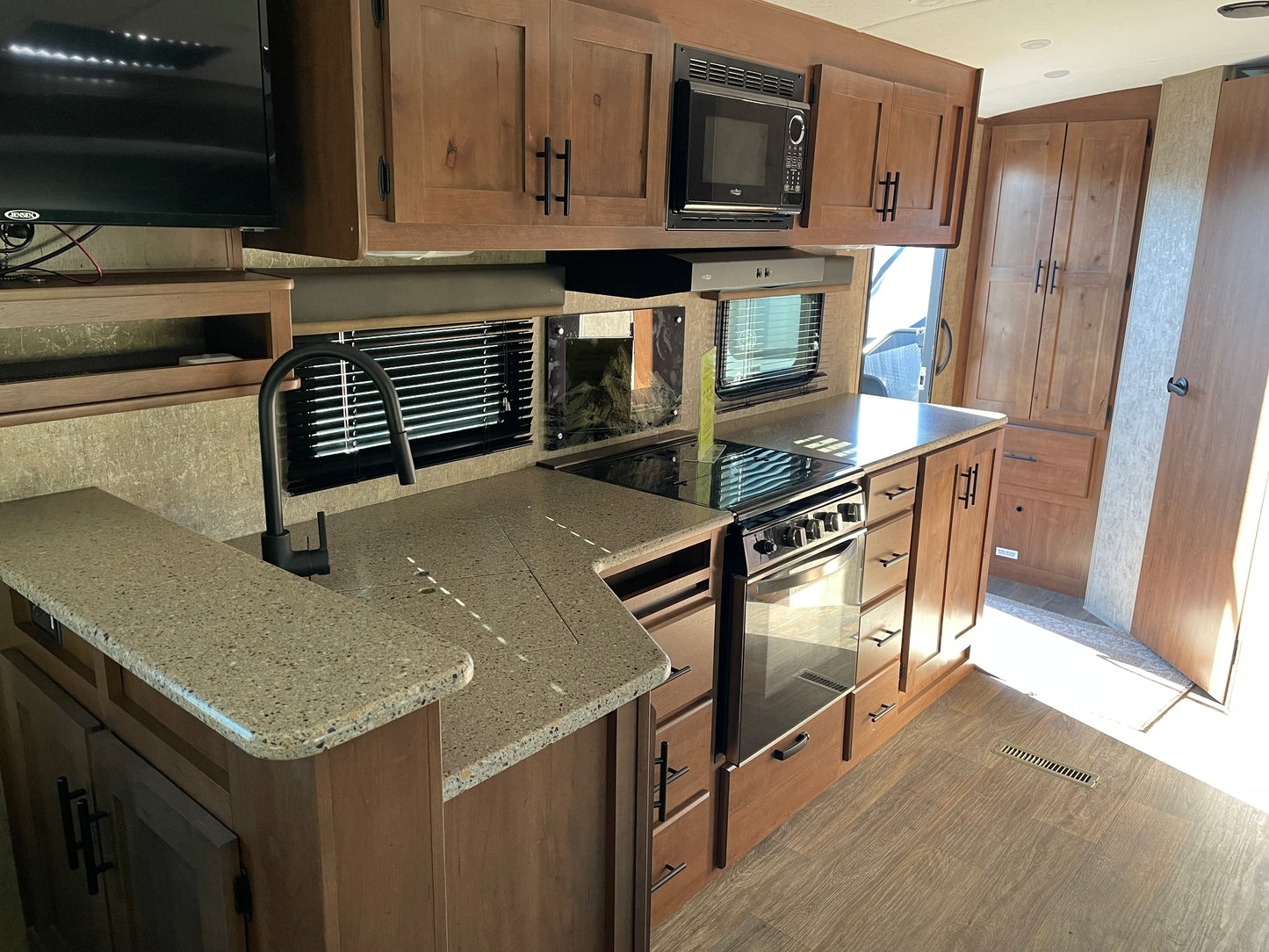 Used 2022 Timber Ridge Mountain 22 FQS