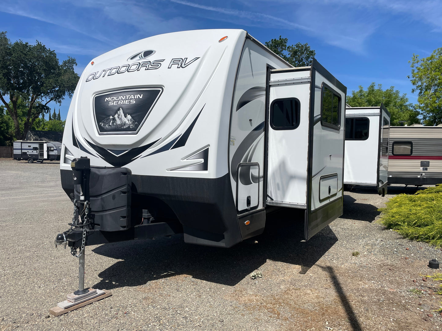 Used Outdoors RV Blackstone 280 KVS