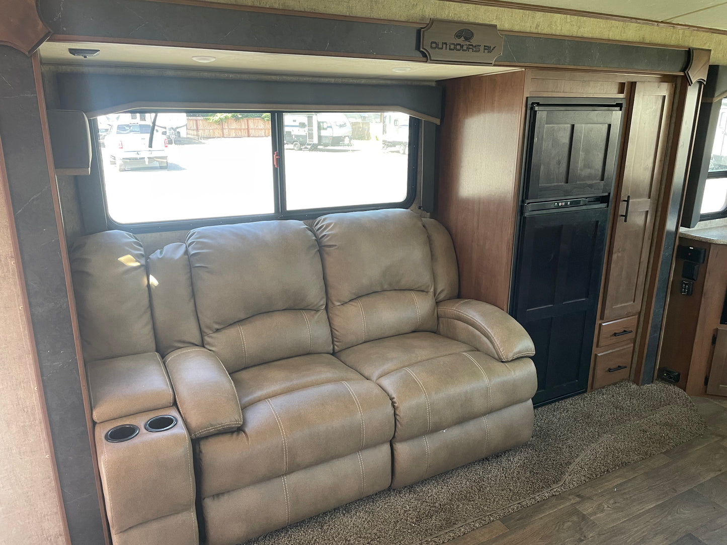 Used Outdoors RV Blackstone 280 KVS