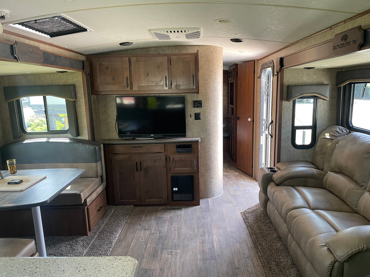 Used Outdoors RV Blackstone 280 KVS