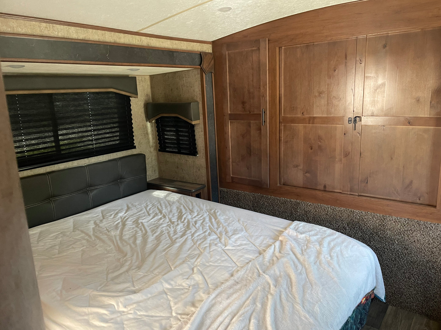 Used Outdoors RV Blackstone 280 KVS
