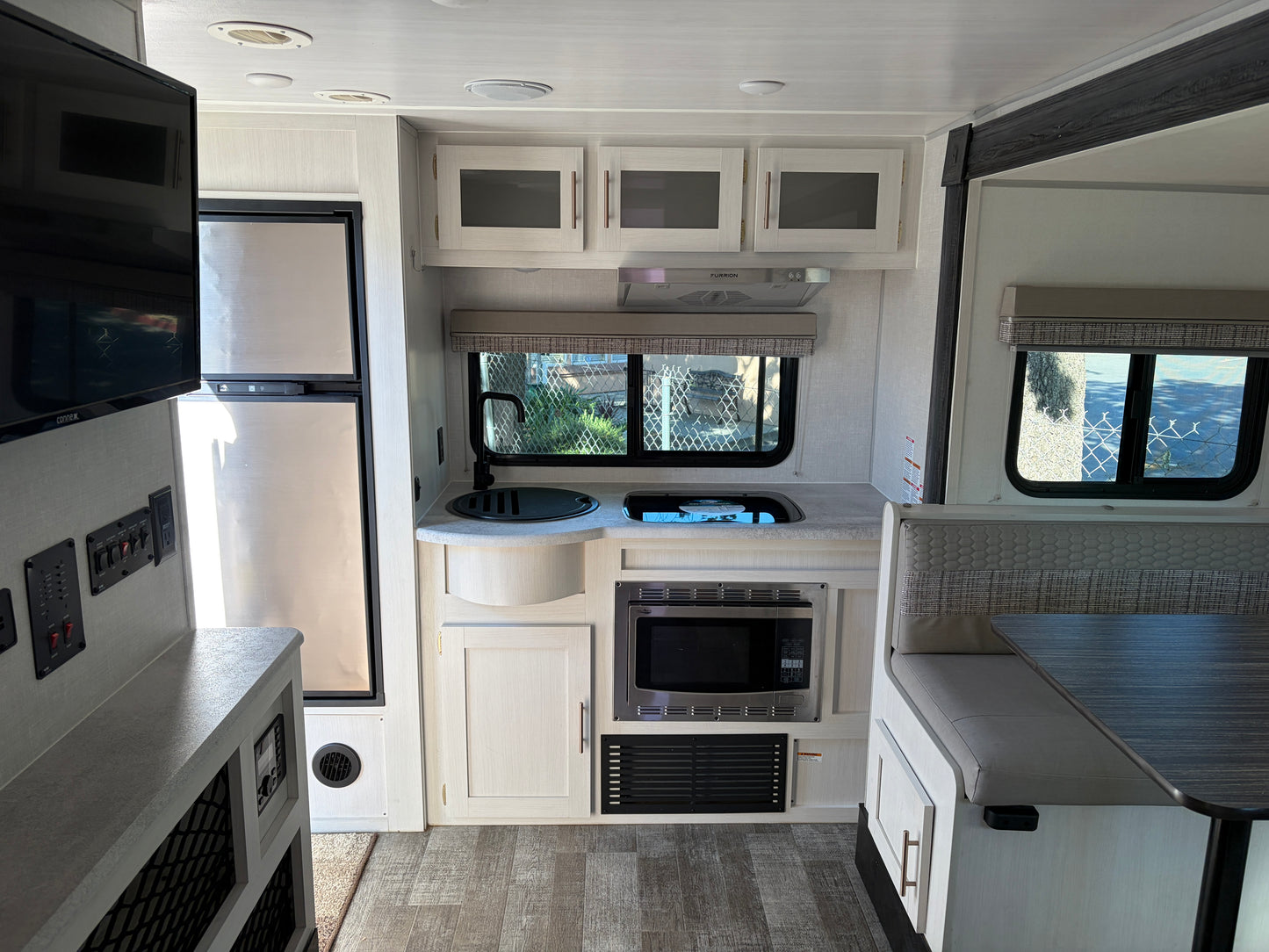 Used 2022 R-POD 202