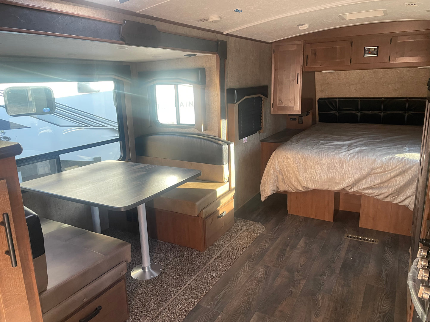 New Outdoors RV Backcountry 21 RWS