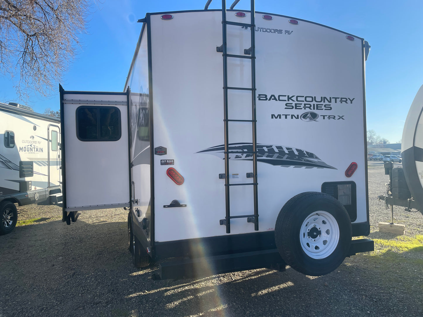 New Outdoors RV Backcountry 21 RWS