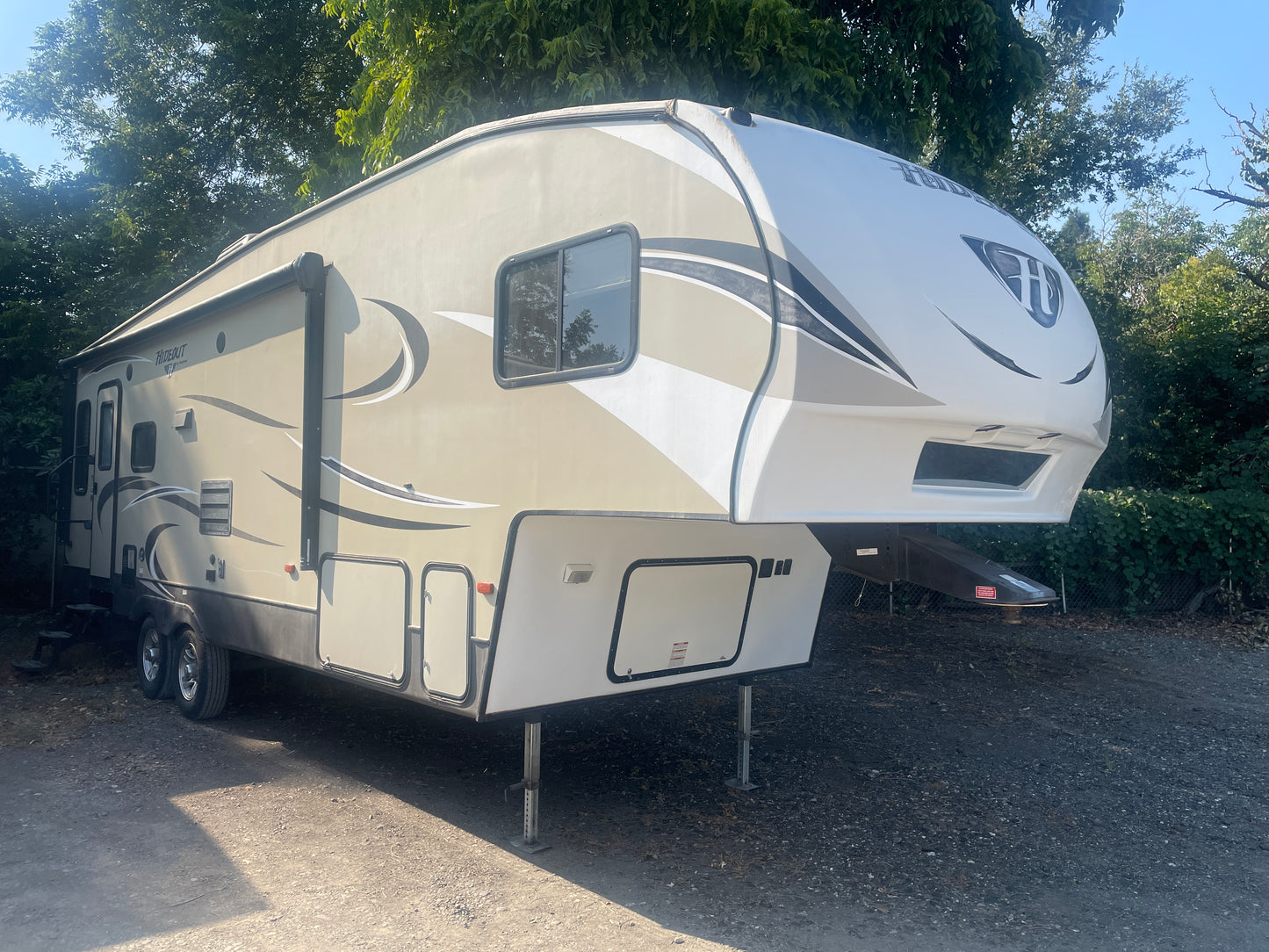 Used 2017 Hideout 5th Wheel