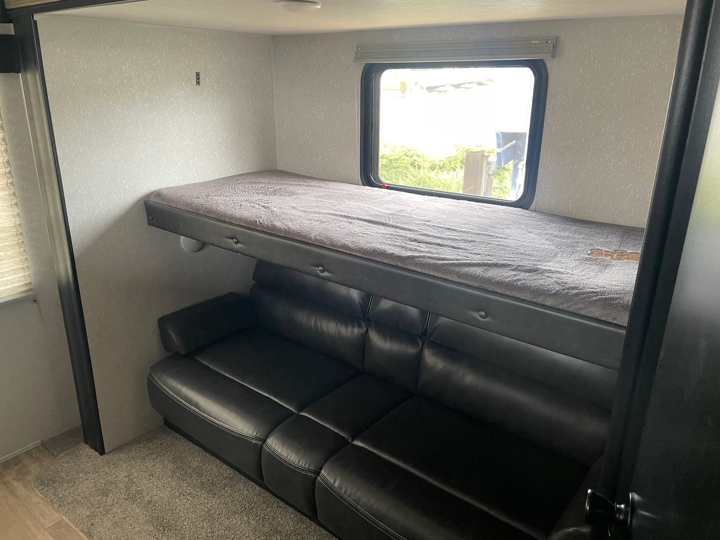 Used 2021 Cherokee 294 BHS