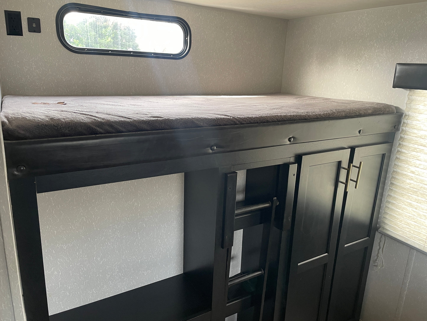 Used 2021 Cherokee 294 BHS