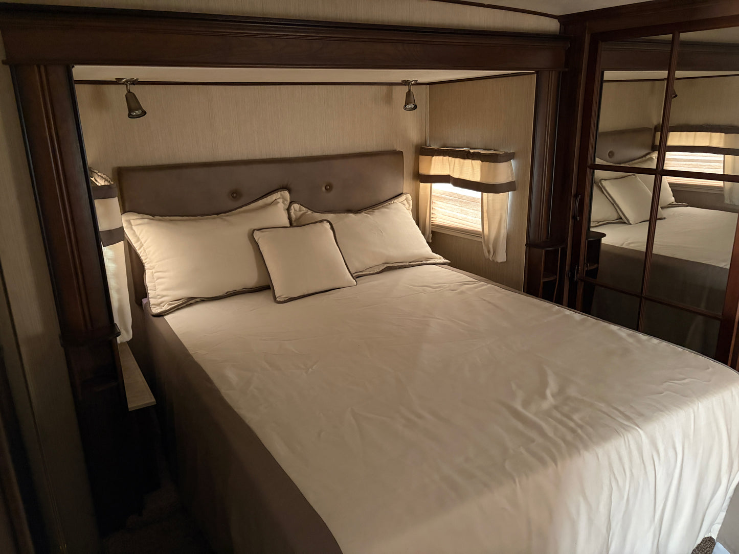 Used 2016 Columbus 320 RS