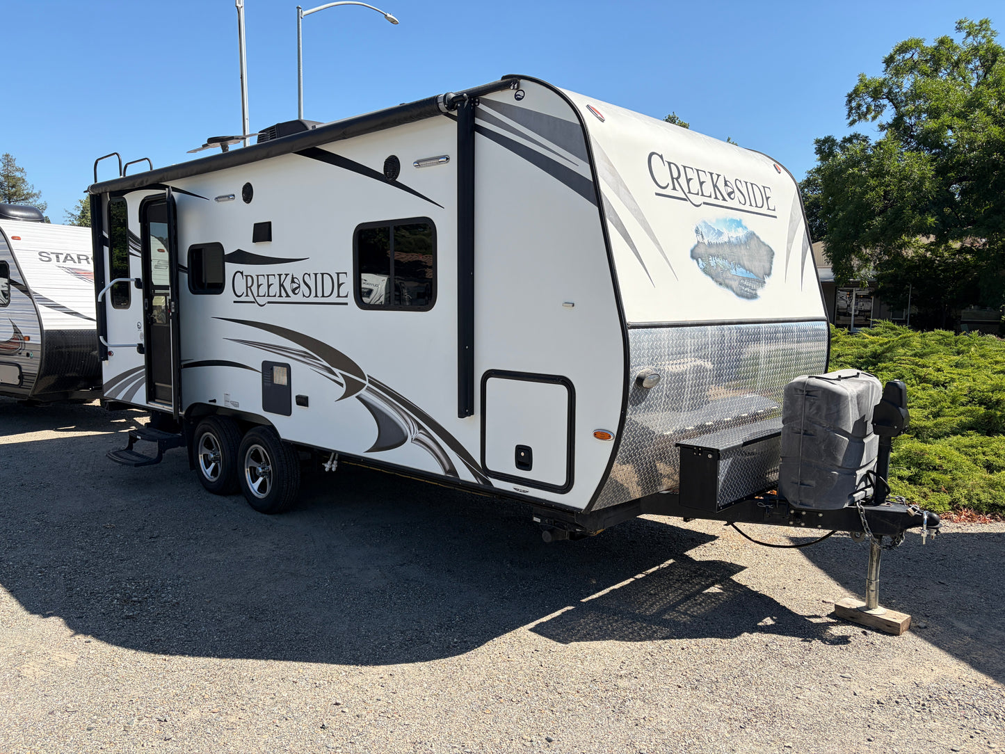 Used 2016 Creekside 20 FQ