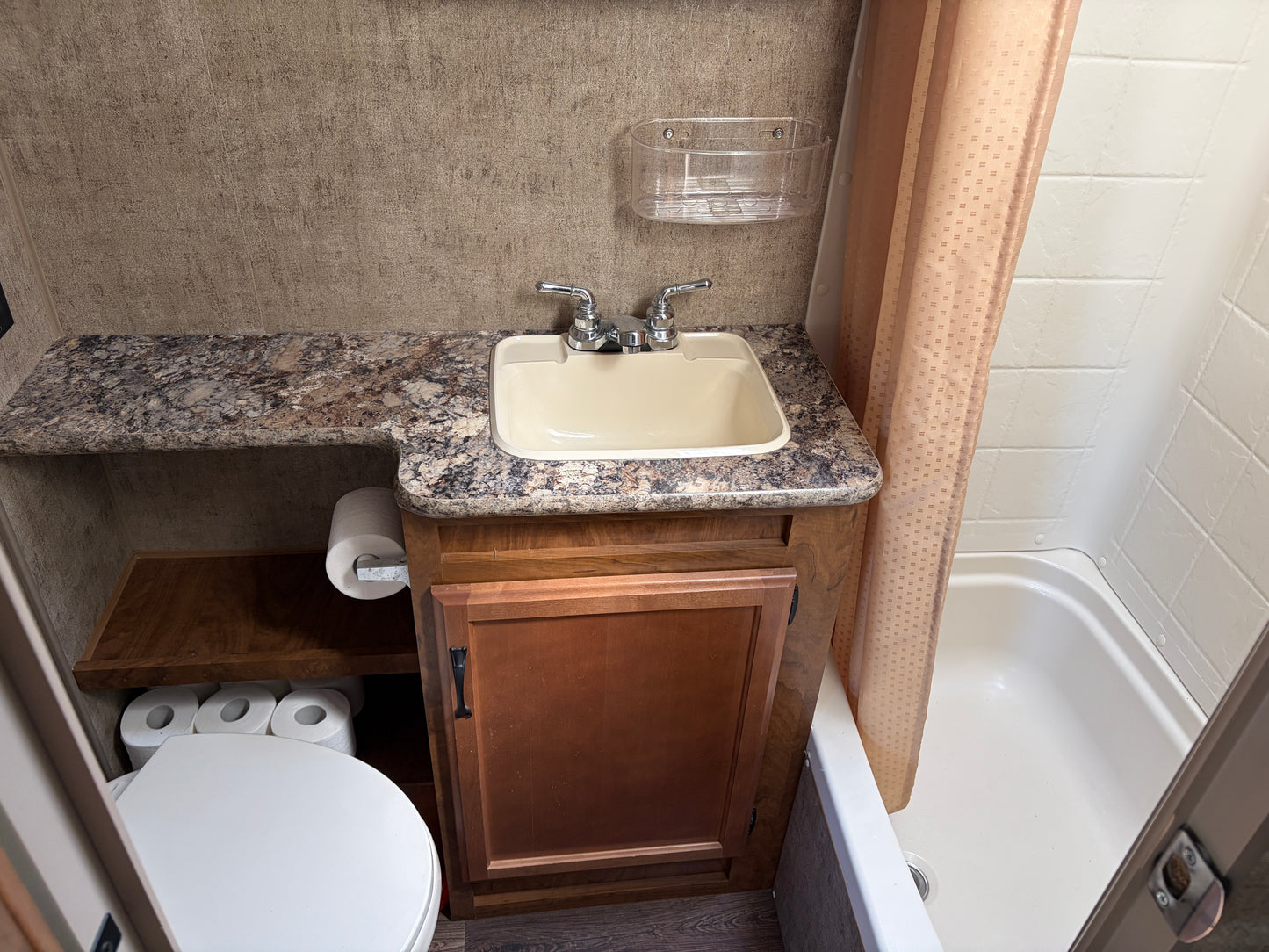 Used 2016 Creekside 20 FQ