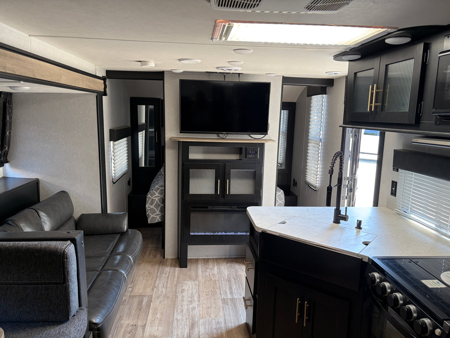 Used 2021 Greywolf 26 DBH  " Bunks"