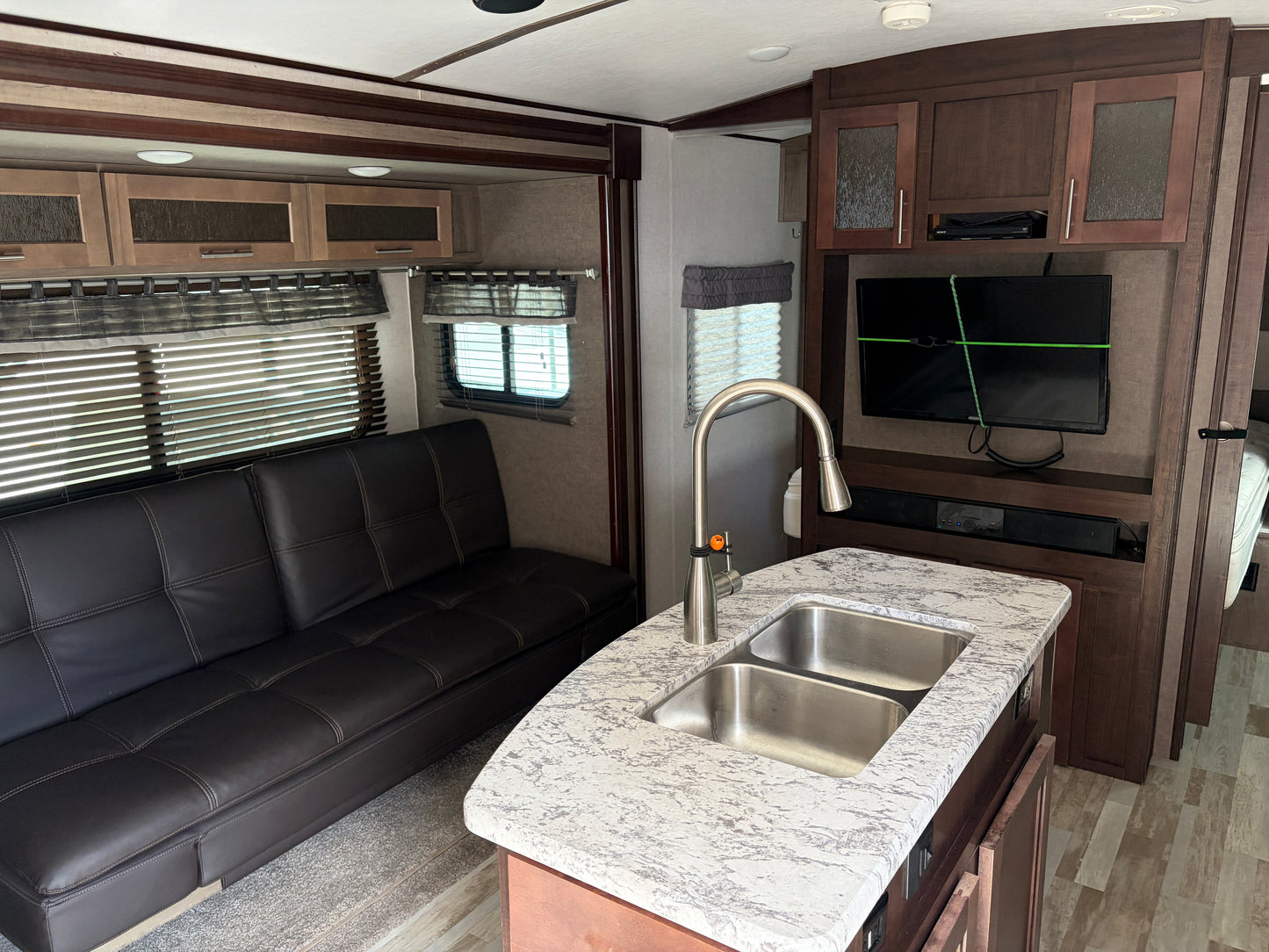 Used 2017 Surveyor 226 RBDS