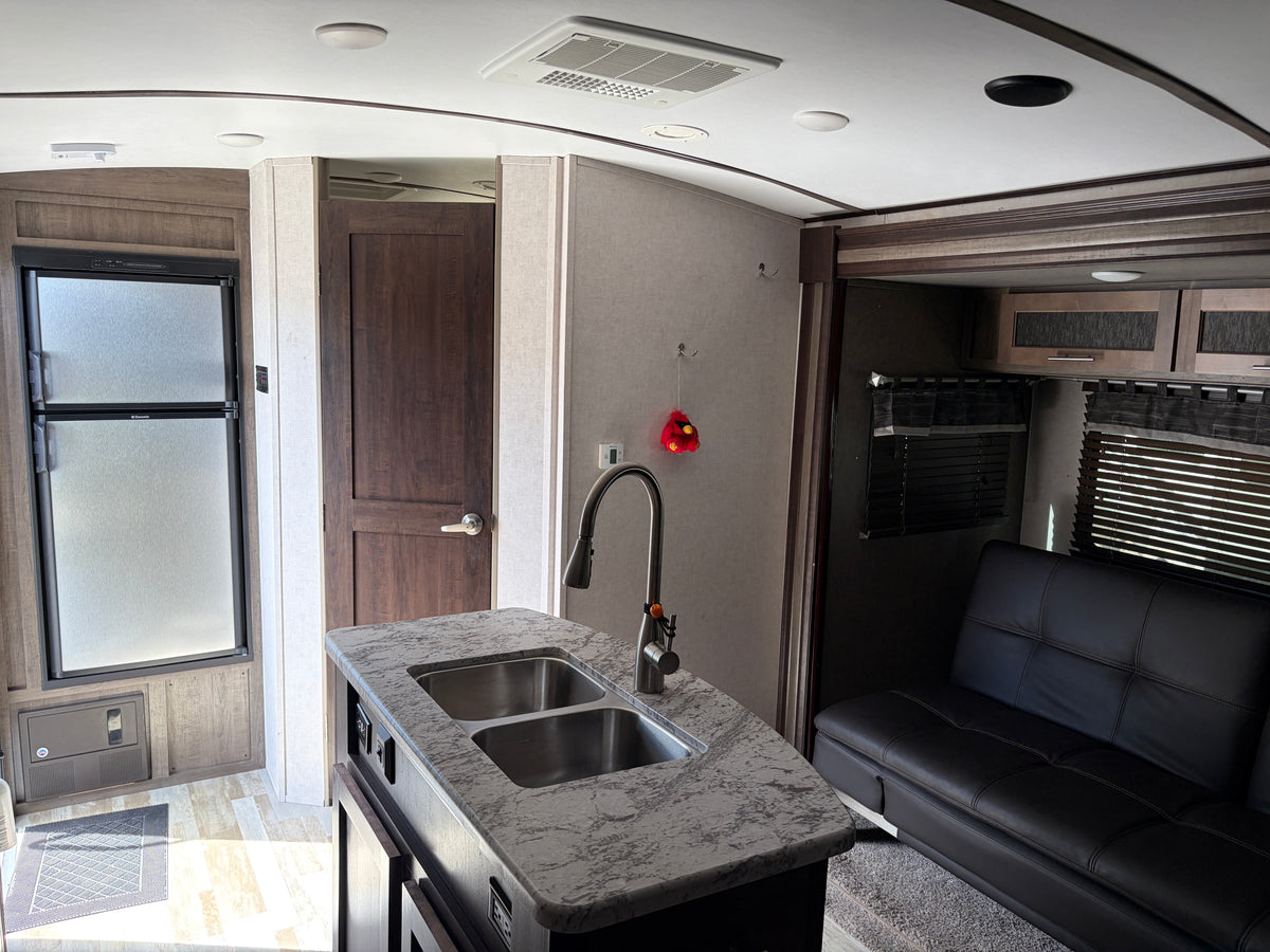 Used 2017 Surveyor 226 RBDS