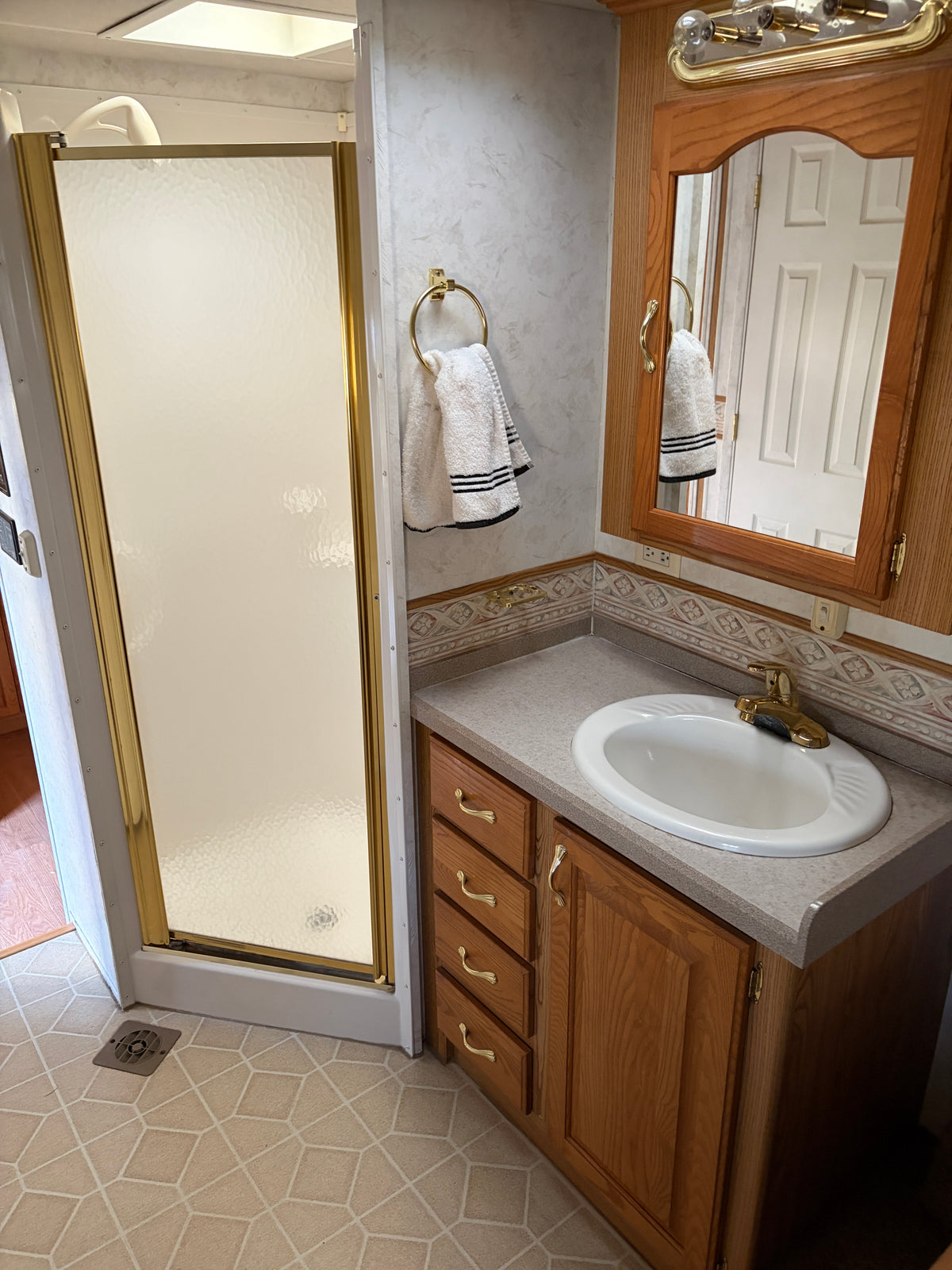 Used 2003 NU-WA 33 1/2 Quad 5th Wheel